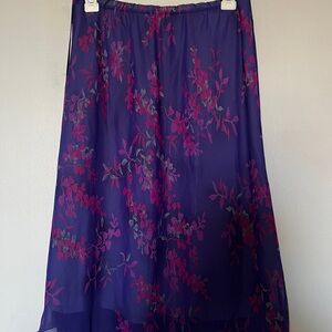 Beautiful vintage Clio Purple Floral Flowy midi Skirt